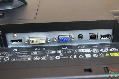 DAMAGED SCREEN - Lenovo Think Vision  23 INCH LED LCD Monitor - For Spares/Repairs