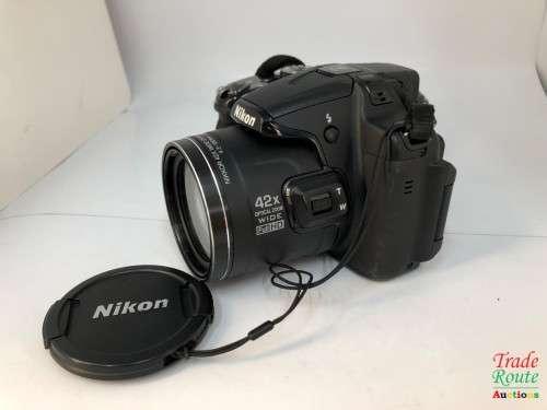 Nikon Coolpix P520 Camera - Black (18.1MP, 42xZoom, 24mm Wide Lens) 3.2 inch LCD Digital Camera