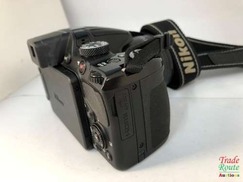 Nikon Coolpix P520 Camera - Black (18.1MP, 42xZoom, 24mm Wide Lens) 3.2 inch LCD Digital Camera