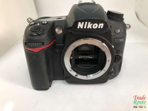 NIKON D7000 DSLR CAMERA Body (ONLY) 16.2 Megapixels - PLZ CHECK THE PICTURE FOR DAMAGE
