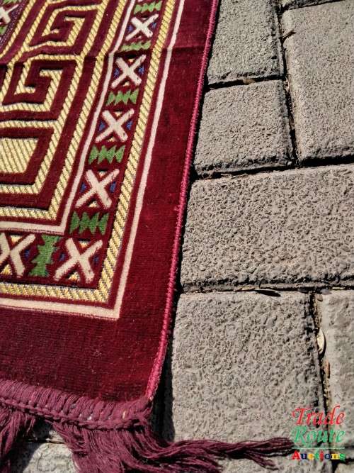 Very Fine Modern and Stunning Turkish Hali Carpet - Made in Turkey  2.00m x 3.00m