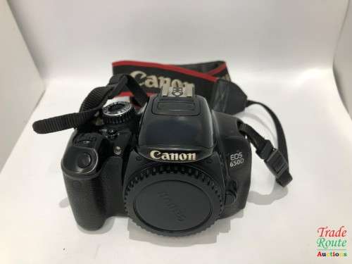Canon EOS 650D Digital SLR Camera - Black (Body Only) - 18.0 MP [ MEMORY CARD SLOT FAULTY]