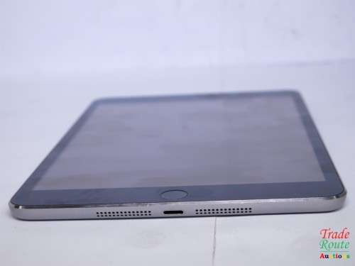 APPLE IPAD MINI 3  RETINA DISPLAY A1599 *** IPAD MINI 3 ****