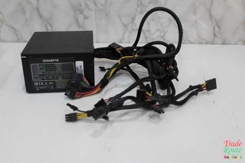 GIGABYTE 600W POWER SUPPLY + DVD DRIVE + Cooler Master PC BOX