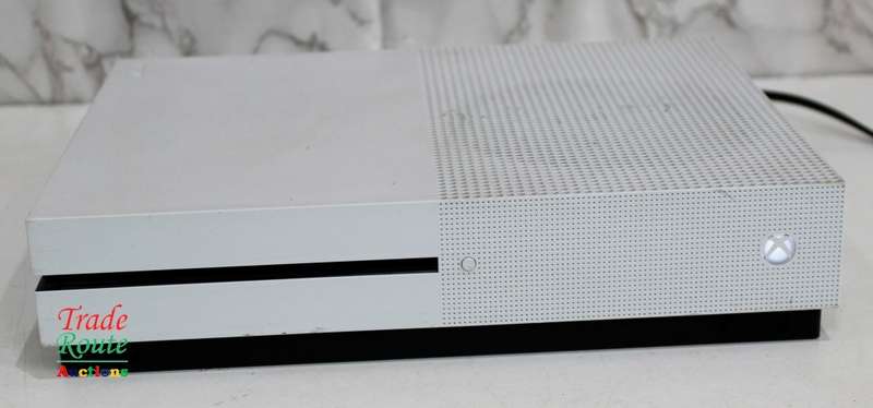 XBOX One S Console (WHITE) Model 1681 [ Salvage Stock for Spares/Repairs ]