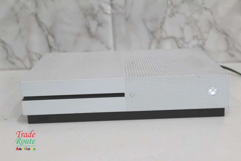 XBOX One S Console (WHITE) Model 1681 [ Salvage Stock for Spares/Repairs ]