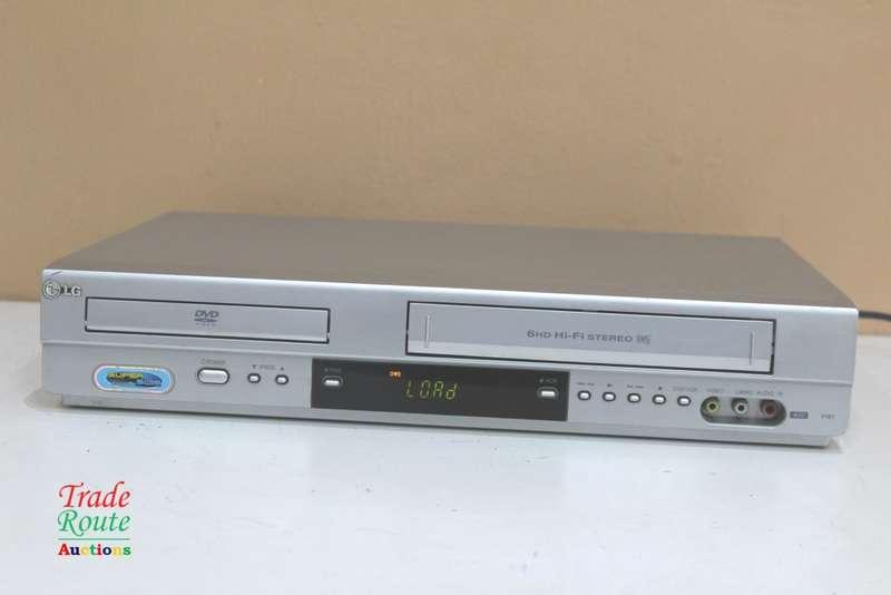 DVD PLAYER VIDEO CASSETTE RECORDER V161 LG DVD/VCR combo V161 - Please Read