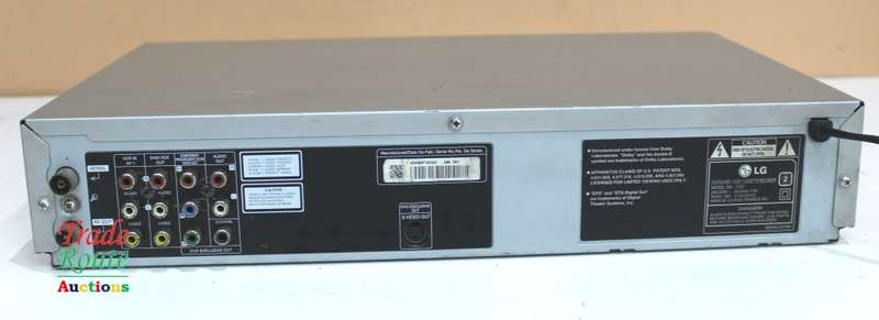 DVD PLAYER VIDEO CASSETTE RECORDER V161 LG DVD/VCR combo V161 - Please Read