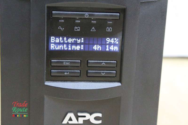 APC Smart-UPS 750 Powers on - Needs new Battery [ Salvage Stock ]