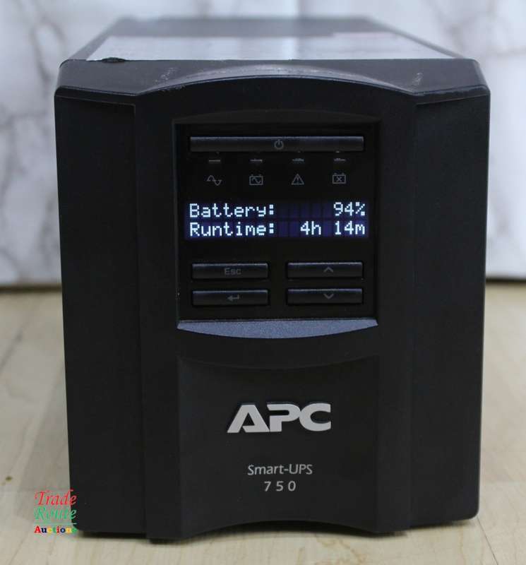 APC Smart-UPS 750 Powers on - Needs new Battery [ Salvage Stock ]