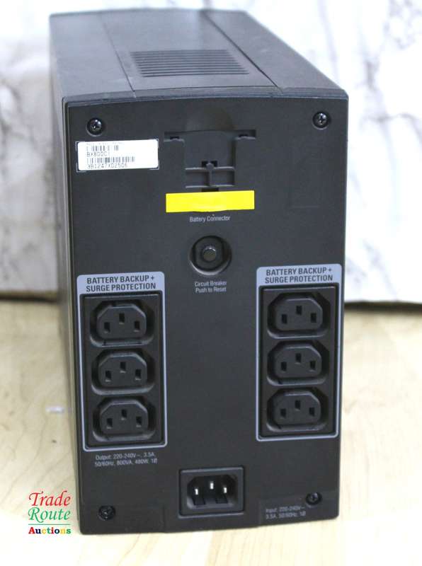 APC Smart-UPS 800 Uninterrupted Power Supply [Powers on ] Needs new Battery [ Salvage Stock ]