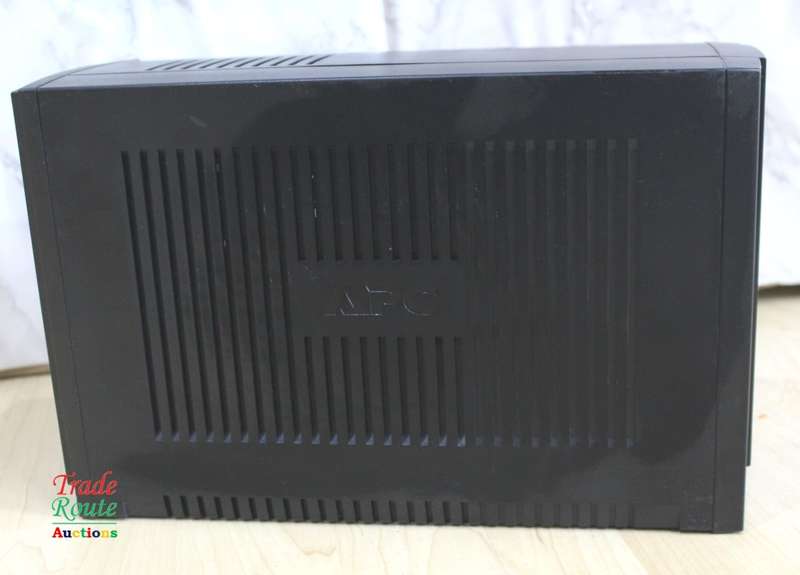 APC Smart-UPS 950 Uninterrupted Power Supply [Powers on ] Needs new Battery [ Salvage Stock ]