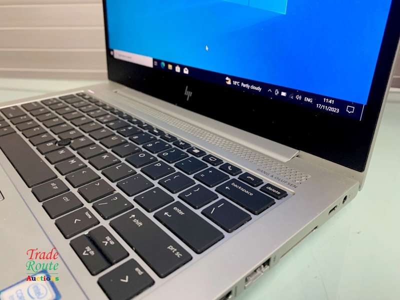 HP EliteBook 830 G5 LAPTOP * UHD SUPER FAST * CORE i7 * 16 GB RAM * 256GB SSD * WIN 10 PRO