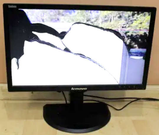 DAMAGED SCREEN - Lenovo Think Vision  23 INCH LED LCD Monitor - For Spares/Repairs