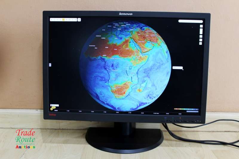Lenovo ThinkVision 24 INCH Monitor LT2452P 24` LCD Widescreen 1920 x 1200