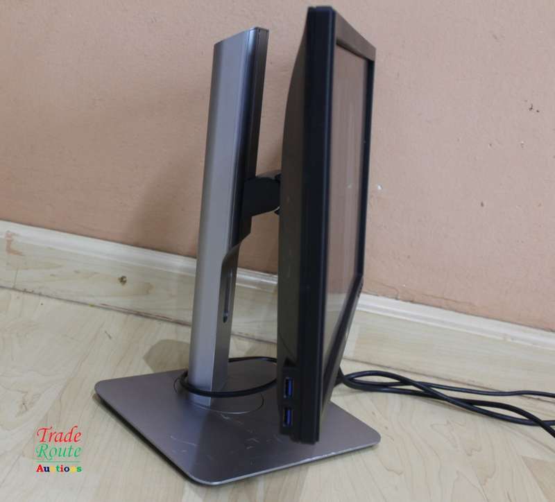 Dell P2017H LED Backlit 20 Inch Monitor [ DAMAGED FOR SPARES/REPAIR]