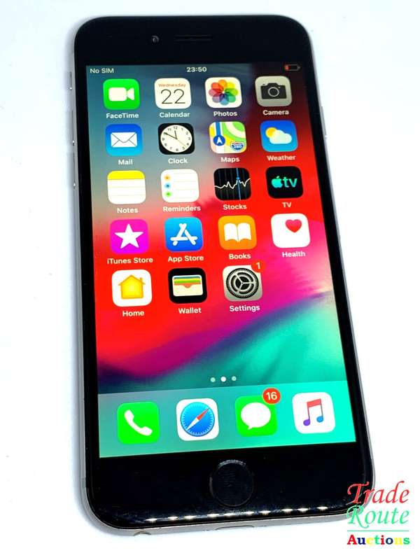 Apple iPhone 6 - A1586 - Works on All Networks
