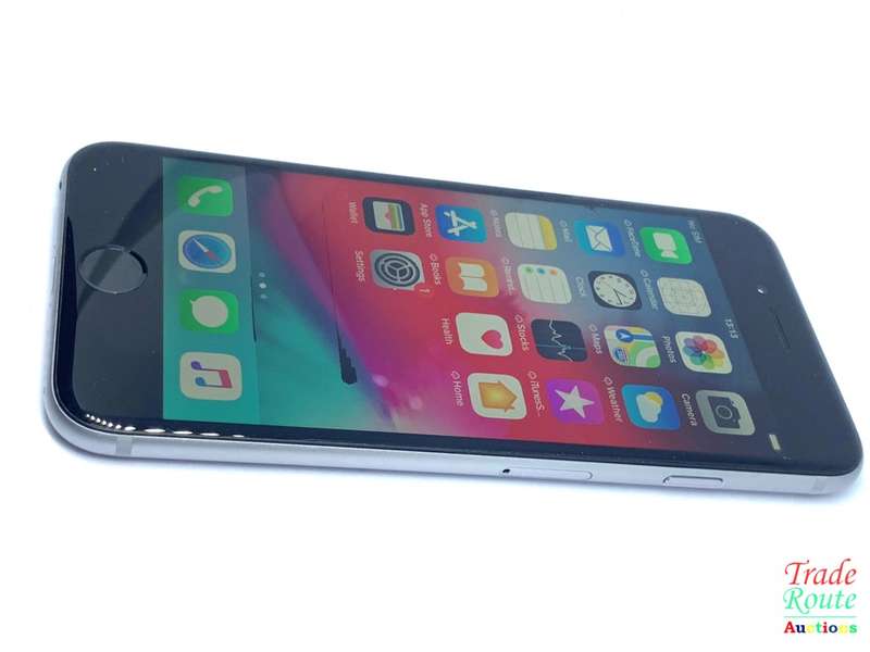 Apple iPhone 6 Space Grey (Pre Owned) SmartPhone (Marks on Screen)