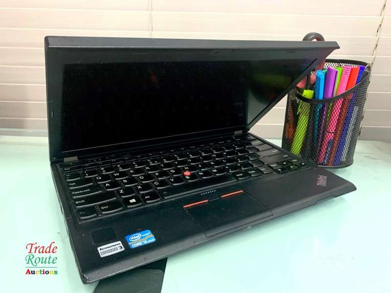 Lenovo Thinkpad X230 Laptop ~ Core i5 ~ 12.5 Inch screen