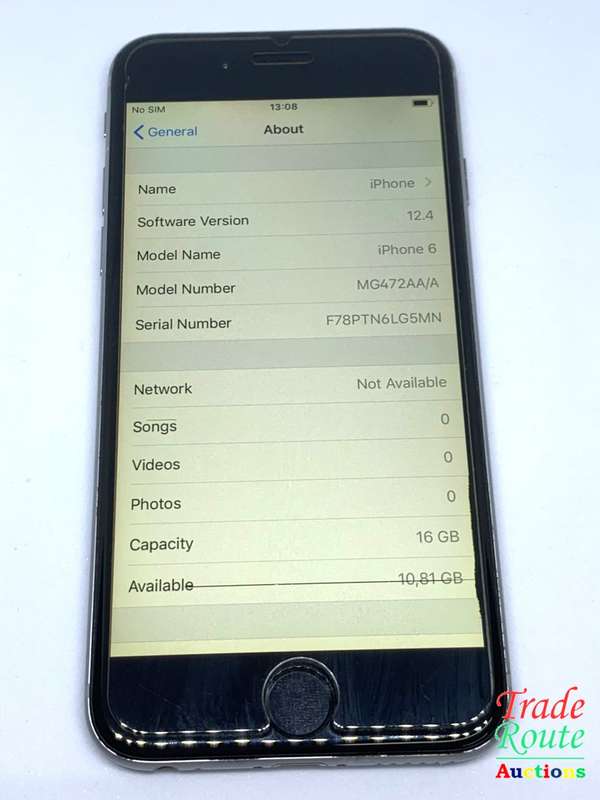 Apple iPhone 6 Space Grey (Pre Owned) SmartPhone (Screen has some lines)