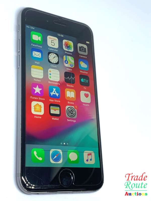 Apple iPhone 6 Space Grey (Pre Owned) SmartPhone (Screen has some lines)