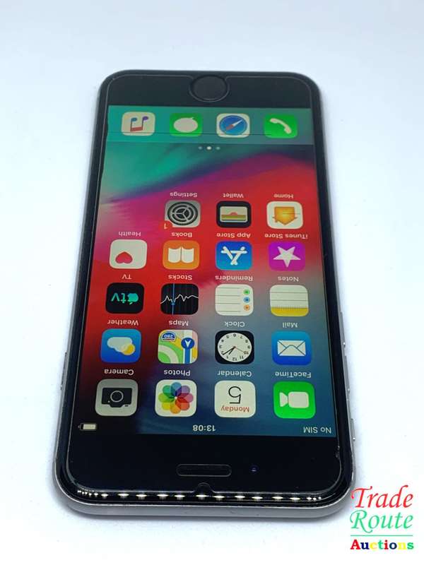 Apple iPhone 6 Space Grey (Pre Owned) SmartPhone (Screen has some lines)