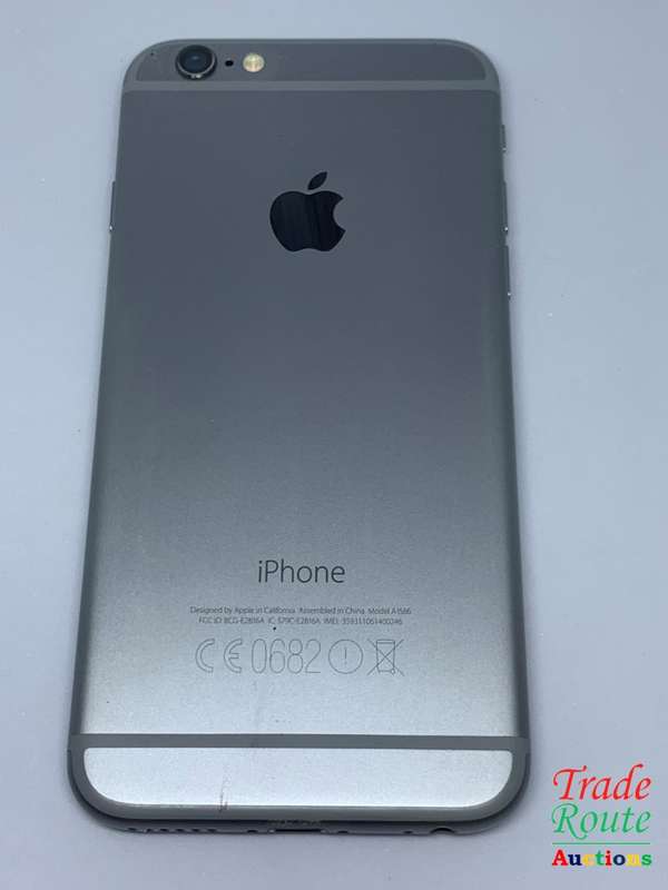 Apple iPhone 6 Space Grey (Pre Owned) SmartPhone (Screen has some lines)