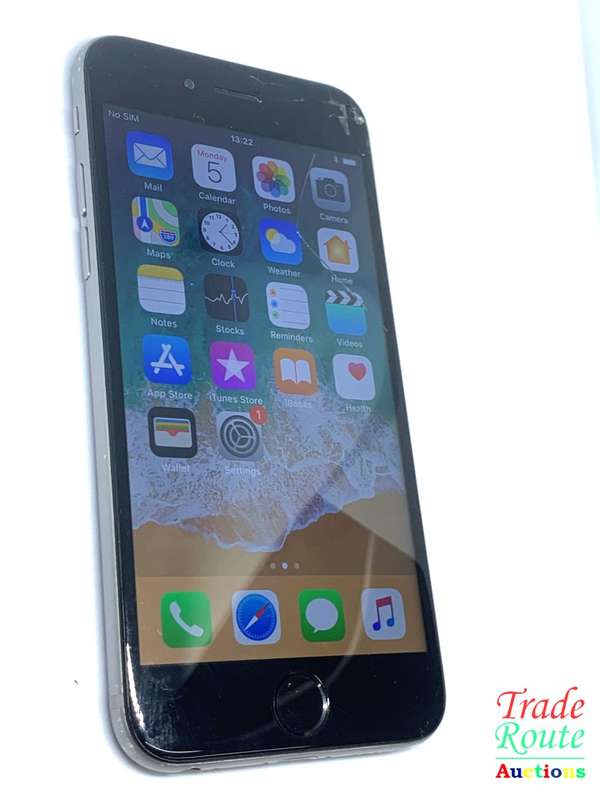Apple iPhone 6 Space Grey (Pre Owned) SmartPhone (Cracked Screen)