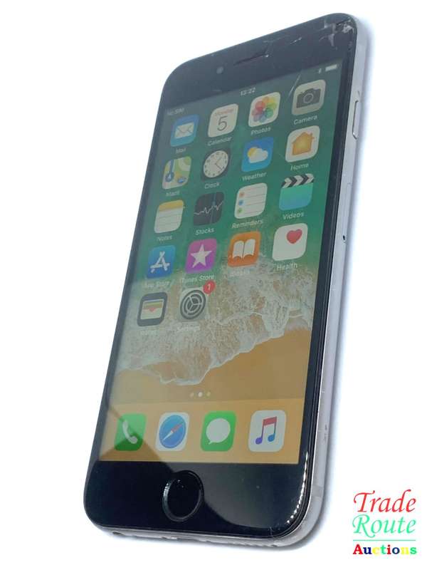 Apple iPhone 6 Space Grey (Pre Owned) SmartPhone (Cracked Screen)