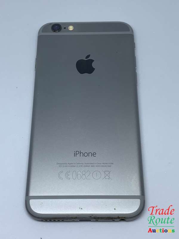 Apple iPhone 6 Space Grey (Pre Owned) SmartPhone (Cracked Screen)