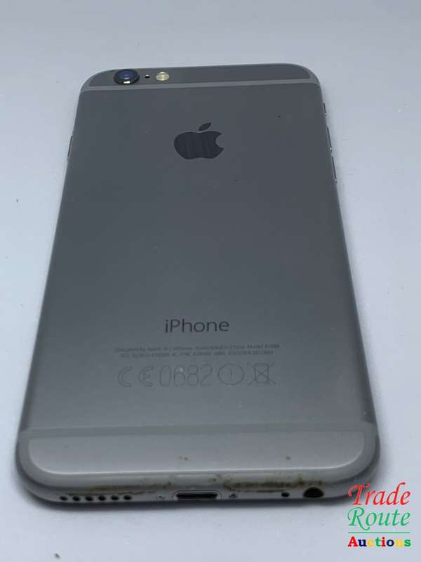 Apple iPhone 6 Space Grey (Pre Owned) SmartPhone (Cracked Screen)
