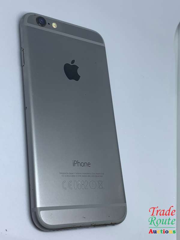 Apple iPhone 6 Space Grey (Pre Owned) SmartPhone (Cracked Screen)
