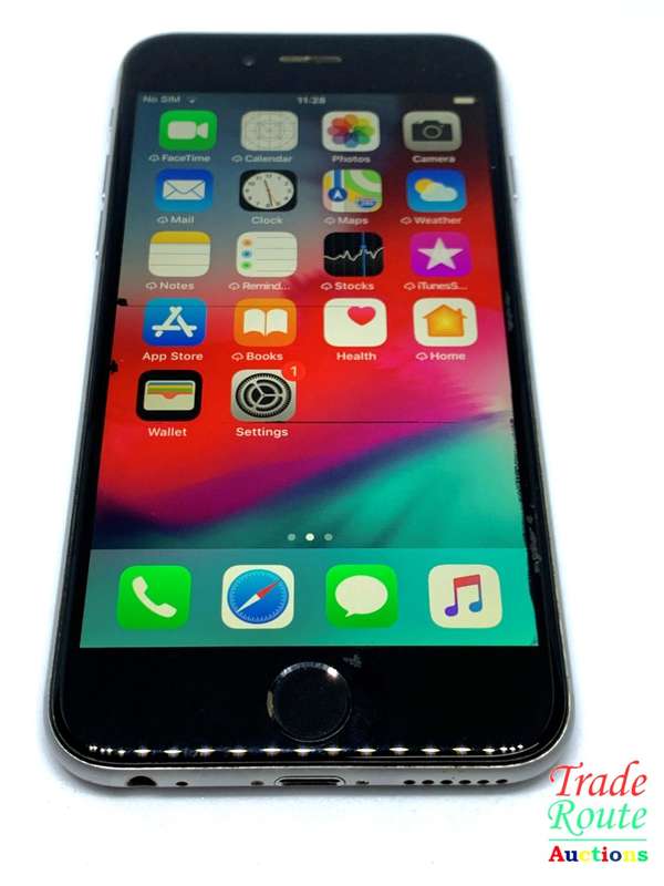 Apple iPhone 6 Space Grey (Pre Owned) SmartPhone (Marks & Lines on Screen)