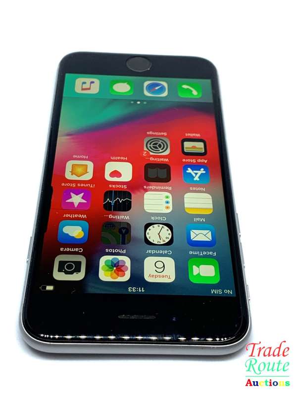 Apple iPhone 6 Space Grey (Pre Owned) SmartPhone (Marks on Screen)