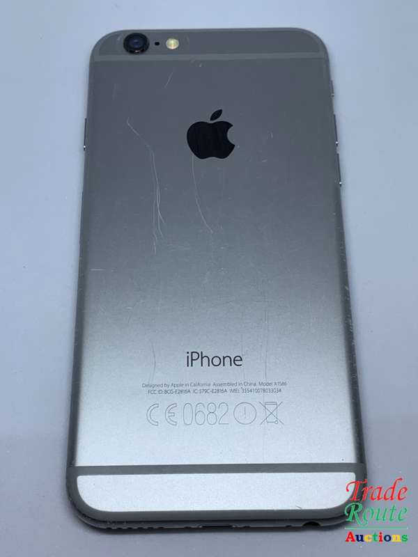 Apple iPhone 6 Space Grey (Pre Owned) SmartPhone (Tiny Crack on screen)