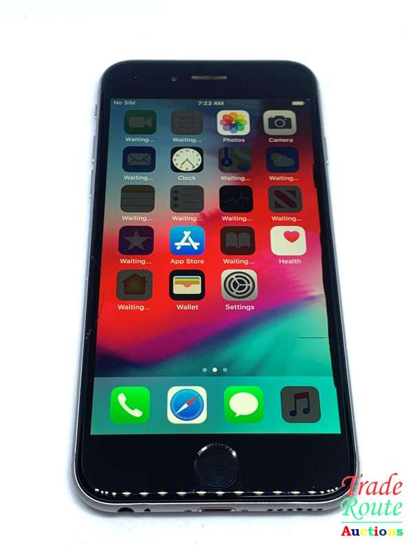 Apple iPhone 6 Space Grey (Pre Owned) SmartPhone (Marks on Screen)