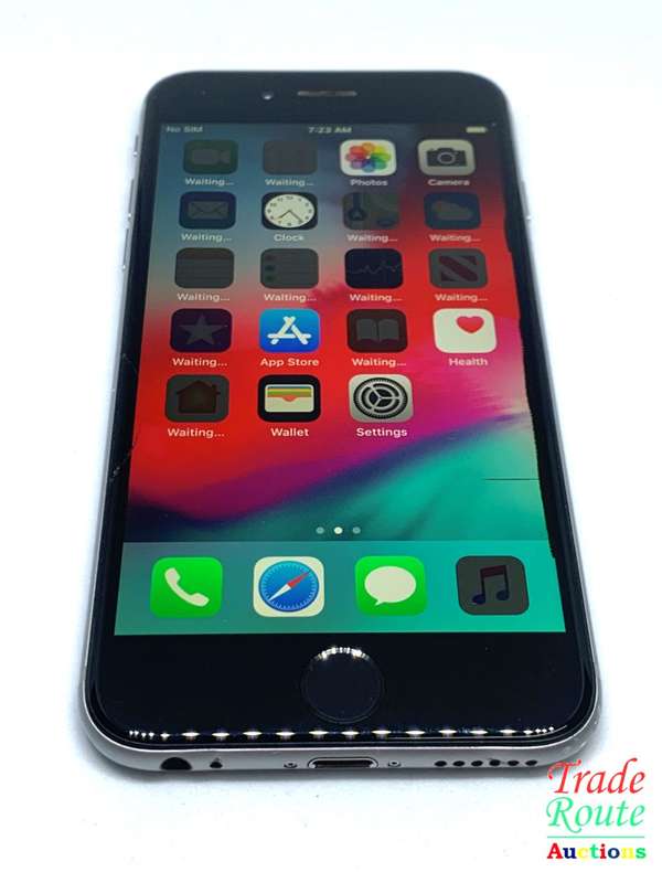 Apple iPhone 6 Space Grey (Pre Owned) SmartPhone (Marks on Screen)