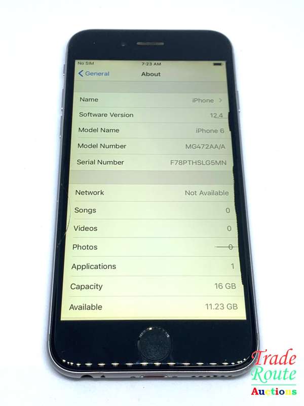Apple iPhone 6 Space Grey (Pre Owned) SmartPhone (Marks on Screen)