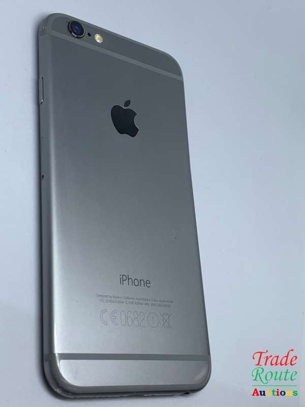 Apple iPhone 6 Space Grey (Pre Owned) SmartPhone (Marks on Screen)