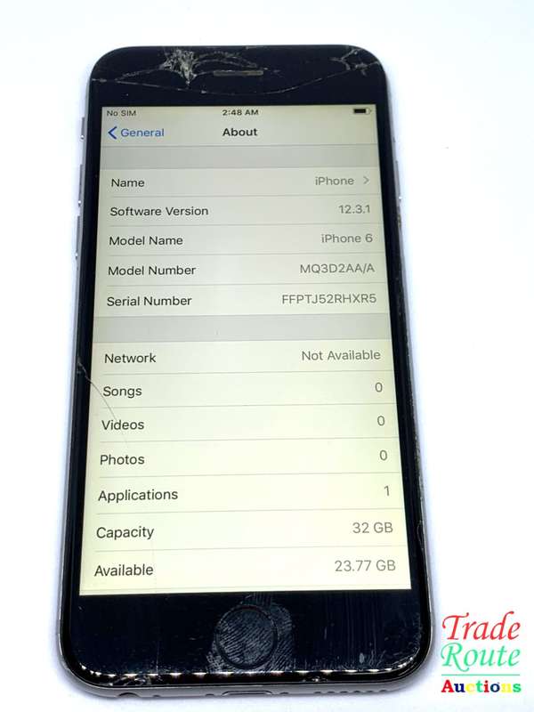 Apple iPhone 6 Space Grey (Pre Owned) outer screen cracked