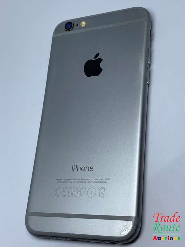 Apple iPhone 6 Space Grey (Pre Owned) outer screen cracked