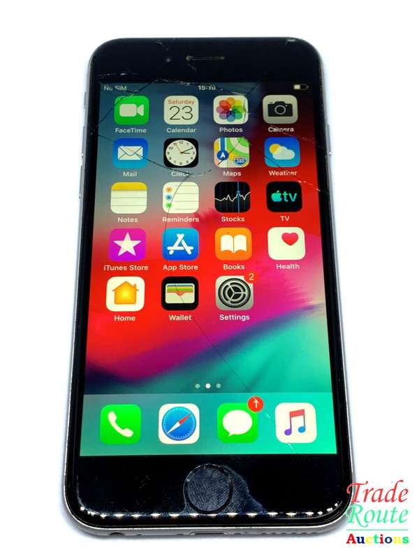 Apple iPhone 6 Space Grey (Pre Owned) outer screen cracked