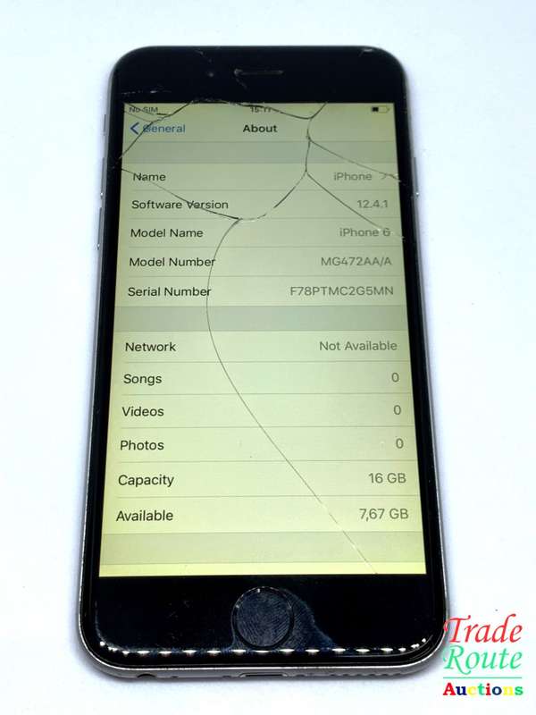 Apple iPhone 6 Space Grey (Pre Owned) outer screen cracked
