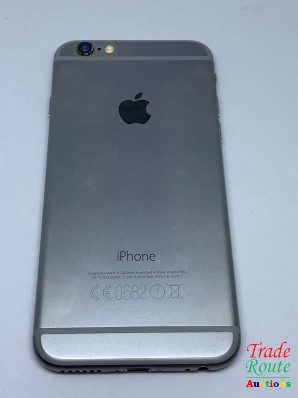 Apple iPhone 6 Space Grey (Pre Owned) outer screen cracked