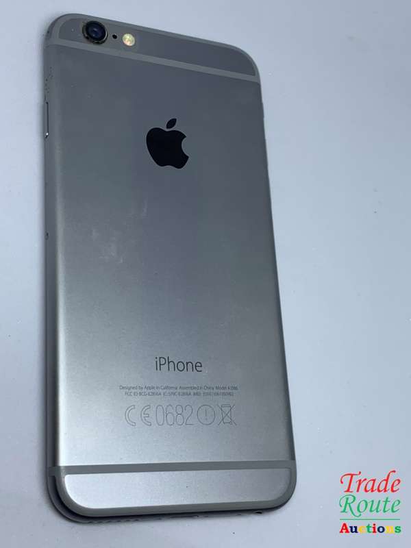Apple iPhone 6 Space Grey (Pre Owned) outer screen cracked