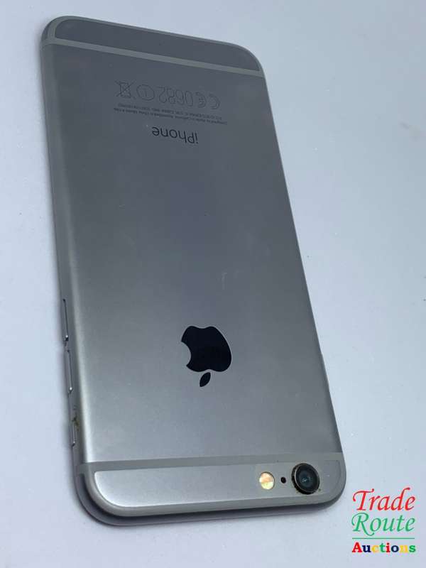 Apple iPhone 6 Space Grey (Pre Owned) outer screen cracked