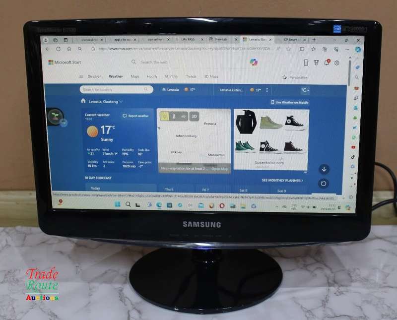 Samsung B1930N 18.5` Widescreen LCD Monitor (High Gloss Black)