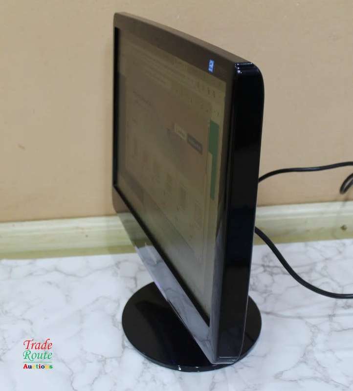 Samsung B1930N 18.5` Widescreen LCD Monitor (High Gloss Black)