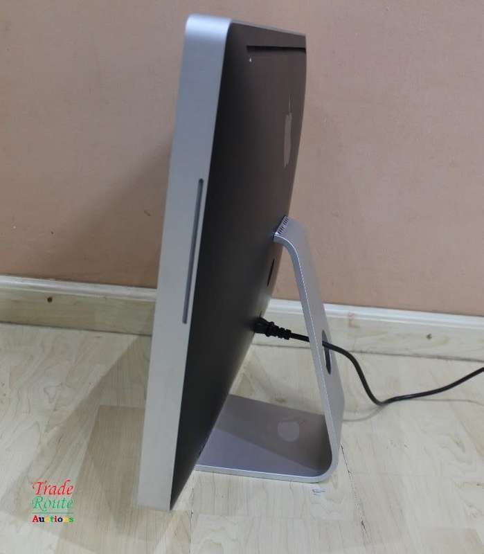 iMac 20-Inch `Core 2 Duo` 2.4Ghz - All in One COMPUTER Desktop - 4GB RAM - 320GB HDD