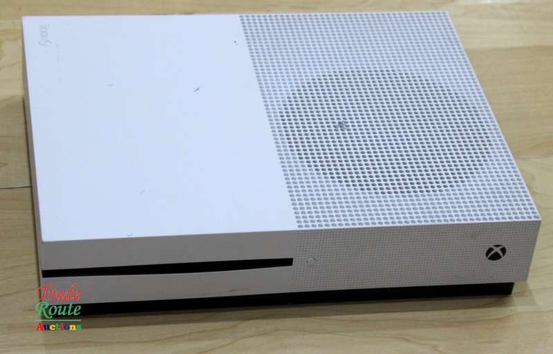 XBOX One S Console (WHITE) Model 1681 [ Salvage Stock for Spares/Repairs ]